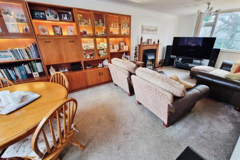 51 Carlyon Gardens, Exeter, EX1 3AG