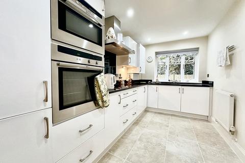 2 bedroom flat for sale, Canford Cliffs