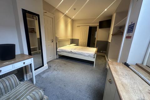 1 bedroom house of multiple occupation to rent, Newport, Lincoln,