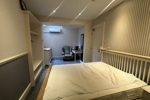 1 bedroom house of multiple occupation to rent, Newport, Lincoln,