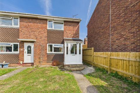 2 Alderdale, Lydney, GL15 5NG