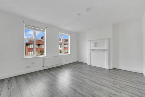 3 bedroom flat for sale, All Souls Avenue, London NW10