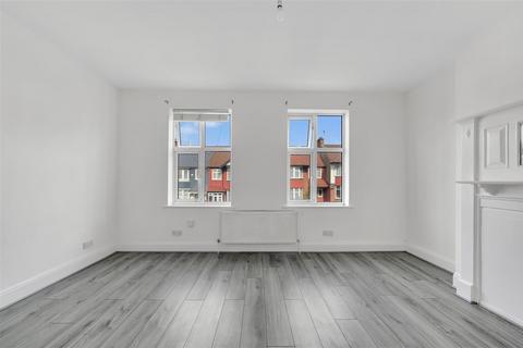 3 bedroom flat for sale, All Souls Avenue, London NW10