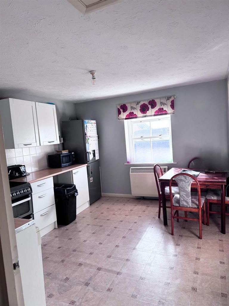 Kitchen New.jpg