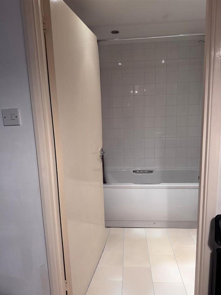 Bathroom new.jpg