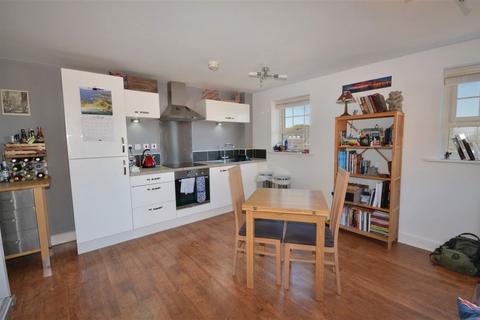 2 bedroom townhouse to rent, Fallbrook Road, Castleford, WF10