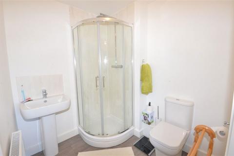 2 bedroom townhouse to rent, Fallbrook Road, Castleford, WF10