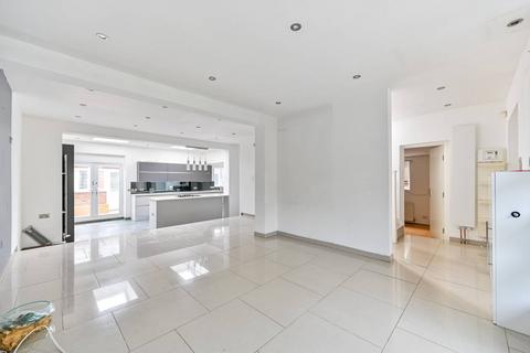 undefined, Lynton Close, Isleworth, TW7