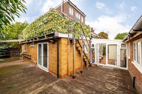 undefined, Lynton Close, Isleworth, TW7