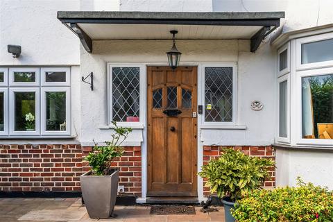 undefined, Carleton Avenue, Wallington
