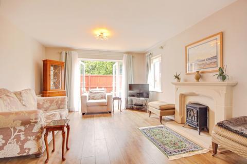 4 bedroom detached house for sale, Hill End Road, Twyning, Tewkesbury, GL20