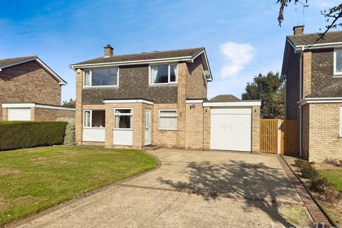 4 bedroom detached house for sale, Chelmer Close, North Hykeham LN6