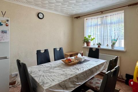 3 bedroom end of terrace house for sale, Masefield Road, Penarth