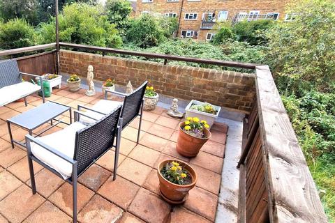 19 Viscount Road, Stanwell, Staines-upon-thames, TW19 7RD