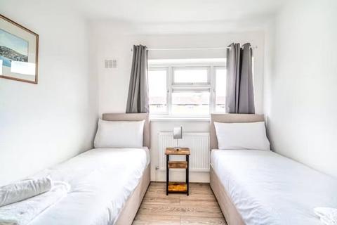19 Viscount Road, Stanwell, Staines-upon-thames, TW19 7RD