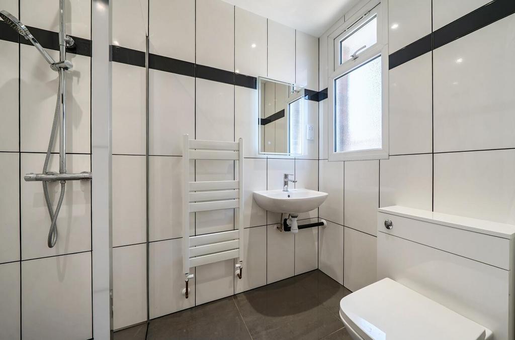 Shower Room.jpg