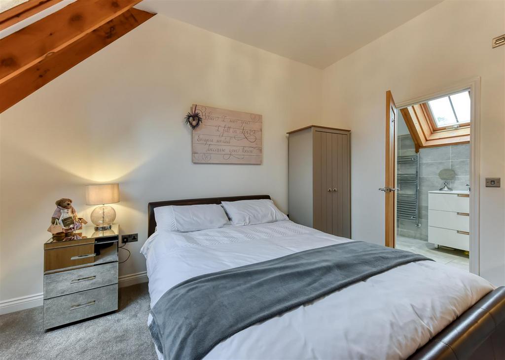Wentworth Barn-bed1a.jpg