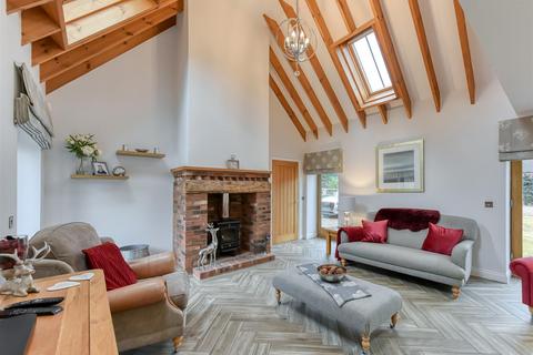 3 bedroom barn conversion for sale, Wentworth Barn, 2 Patshull Gardens, Albrighton, Wolverhampton, WV7 3BG