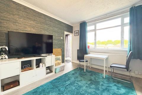 2 bedroom maisonette for sale, Arundel Road, Romford