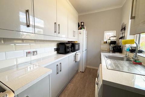 2 bedroom maisonette for sale, Arundel Road, Romford