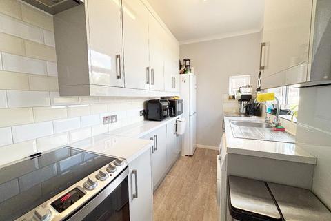 2 bedroom maisonette for sale, Arundel Road, Romford