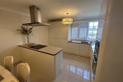 undefined, 5, Liverpool L23