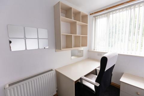 1 bedroom in a house share to rent, Saint Chad's View, Leeds LS6