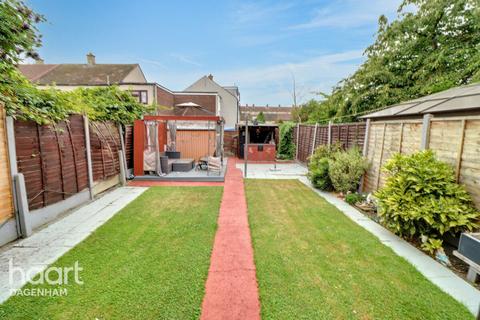 3 bedroom terraced house for sale, Crouch Avenue, Barking