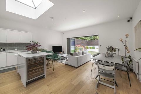 2 bedroom flat for sale, Madeley Road, London W5