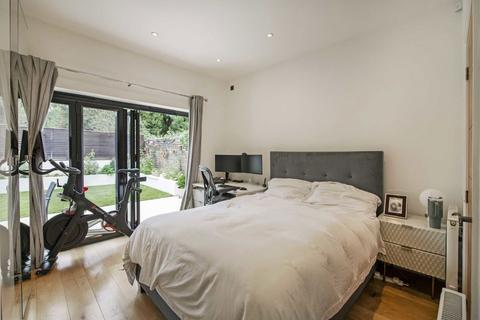 2 bedroom flat for sale, Madeley Road, London W5