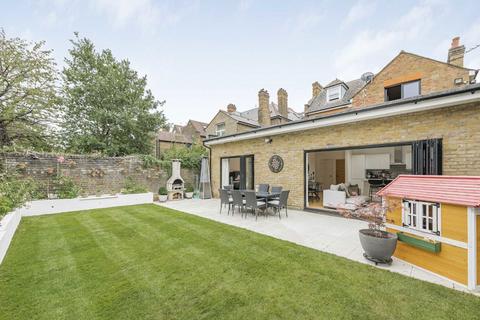 2 bedroom flat for sale, Madeley Road, London W5
