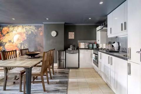 2 bedroom flat for sale, Greyhound Road, London W14