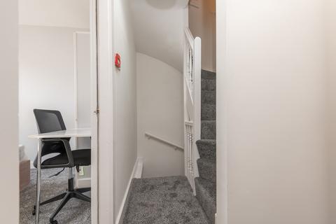 8 John Street, Leeds, LS6 1JE