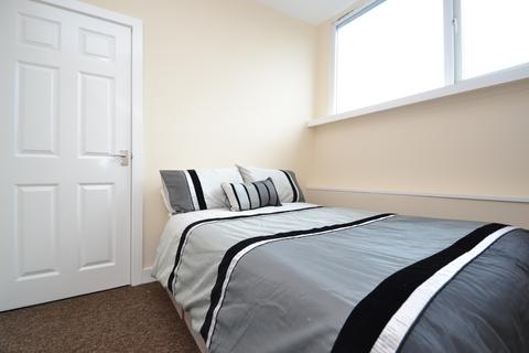 8 John Street, Leeds, LS6 1JE