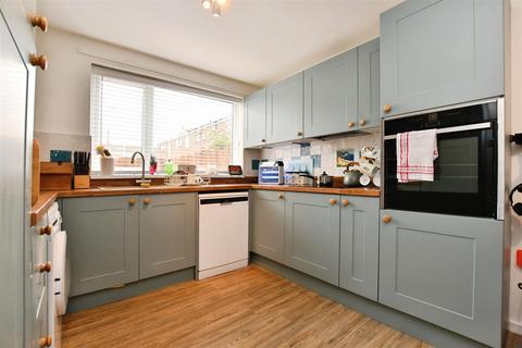 35 Amberley Close, Bransholme, Hull, HU7 6BE