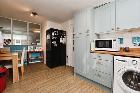 35 Amberley Close, Bransholme, Hull, HU7 6BE