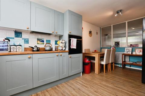 35 Amberley Close, Bransholme, Hull, HU7 6BE