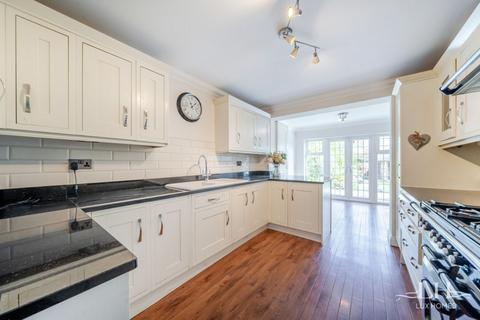 4 bedroom detached house for sale, Lynkay, Lambs Lane North, Rainham