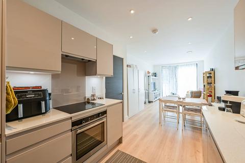 1 bedroom flat for sale, Deauville Close, Canary Wharf, London, E14