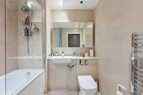 1 bedroom flat for sale, Deauville Close, Canary Wharf, London, E14