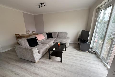 undefined, Ratcliffe Avenue, Burton on Trent DE14