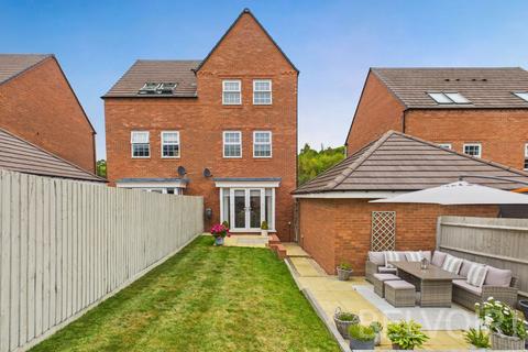 3 bedroom townhouse for sale, Griffiths Avenue, Telford TF4
