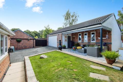3 bedroom bungalow for sale, Ibbetson Court, Morley LS27