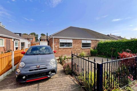 2 bedroom semi-detached bungalow for sale, Woodland Avenue, Swillington, Leeds