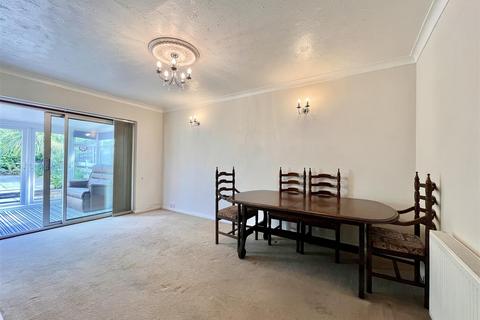 2 bedroom semi-detached bungalow for sale, Woodland Avenue, Swillington, Leeds