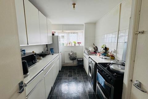 2 bedroom apartment for sale, Bevin House, Butler Street, London, E2