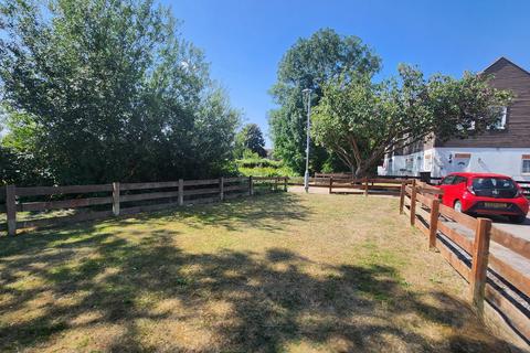 undefined, Rochfords Gardens, Slough SL2