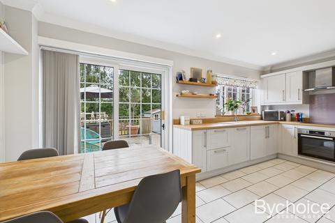 12 The Paddocks, Bures, CO8 5DF