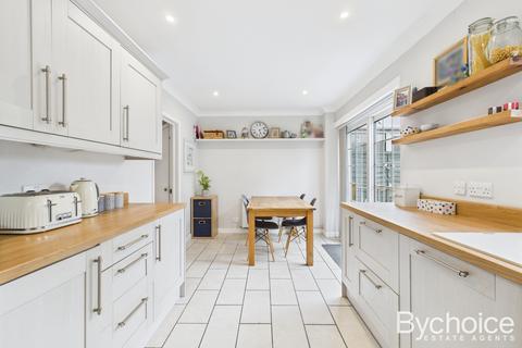12 The Paddocks, Bures, CO8 5DF