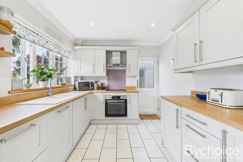12 The Paddocks, Bures, CO8 5DF